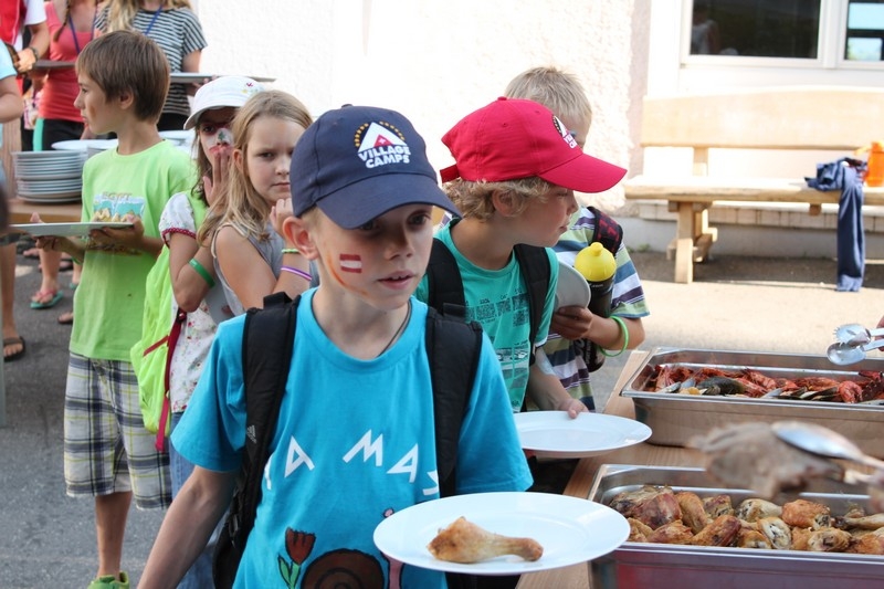 Village Camps International Summer Camp Leysin, Switzerland 2025-08-09 https://www.villagecamps.com/journals_admin/images/700-19-intl night (59).jpg